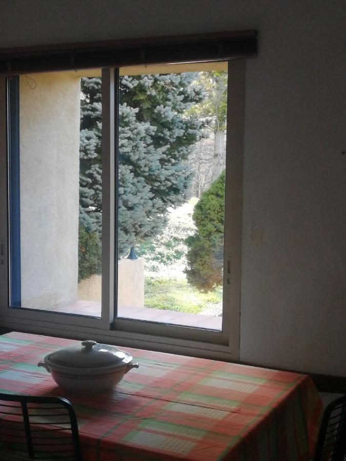 Location De Vacances A Neylis Avec Vue Sur Les Forets Et Les Champs Carla-de-Roquefort エクステリア 写真