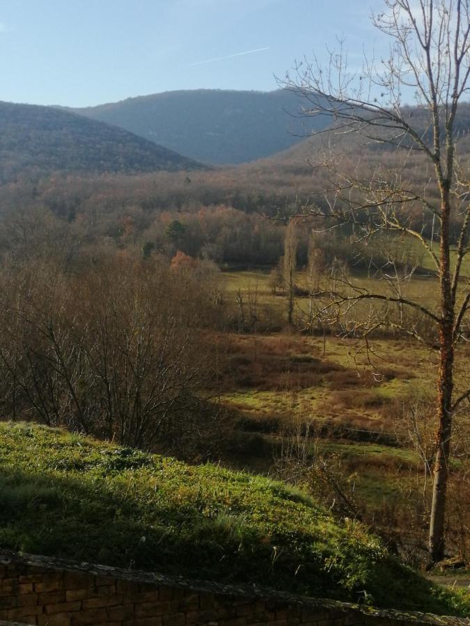 Location De Vacances A Neylis Avec Vue Sur Les Forets Et Les Champs Carla-de-Roquefort エクステリア 写真